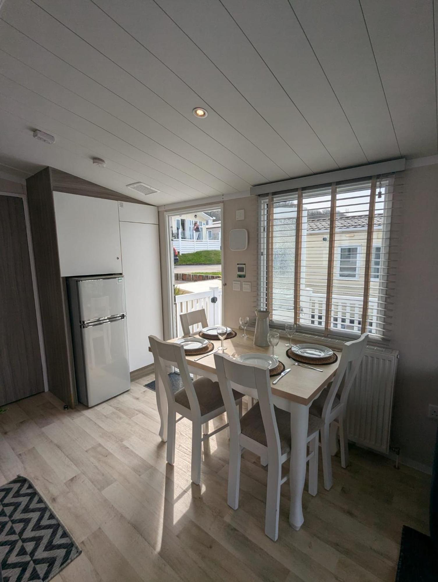 Beautifully Presented Dog Friendly Caravan On Very Popular Littlesea Holiday Haven Park Weymouth Wyke Regis Zewnętrze zdjęcie