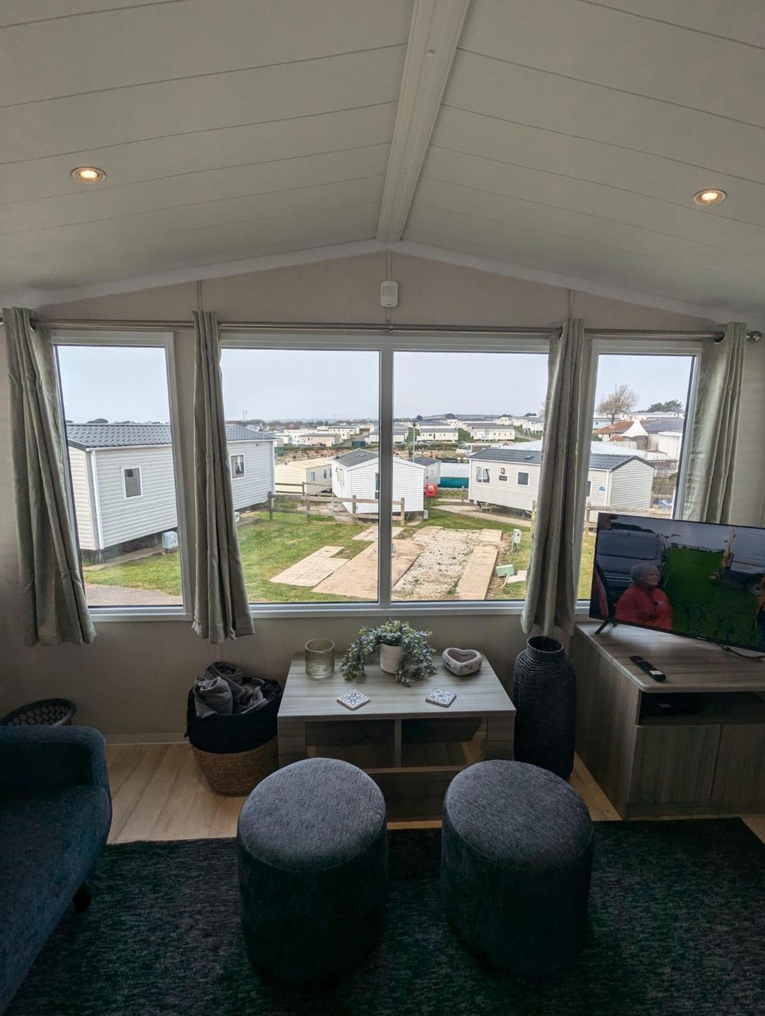 Beautifully Presented Dog Friendly Caravan On Very Popular Littlesea Holiday Haven Park Weymouth Wyke Regis Zewnętrze zdjęcie