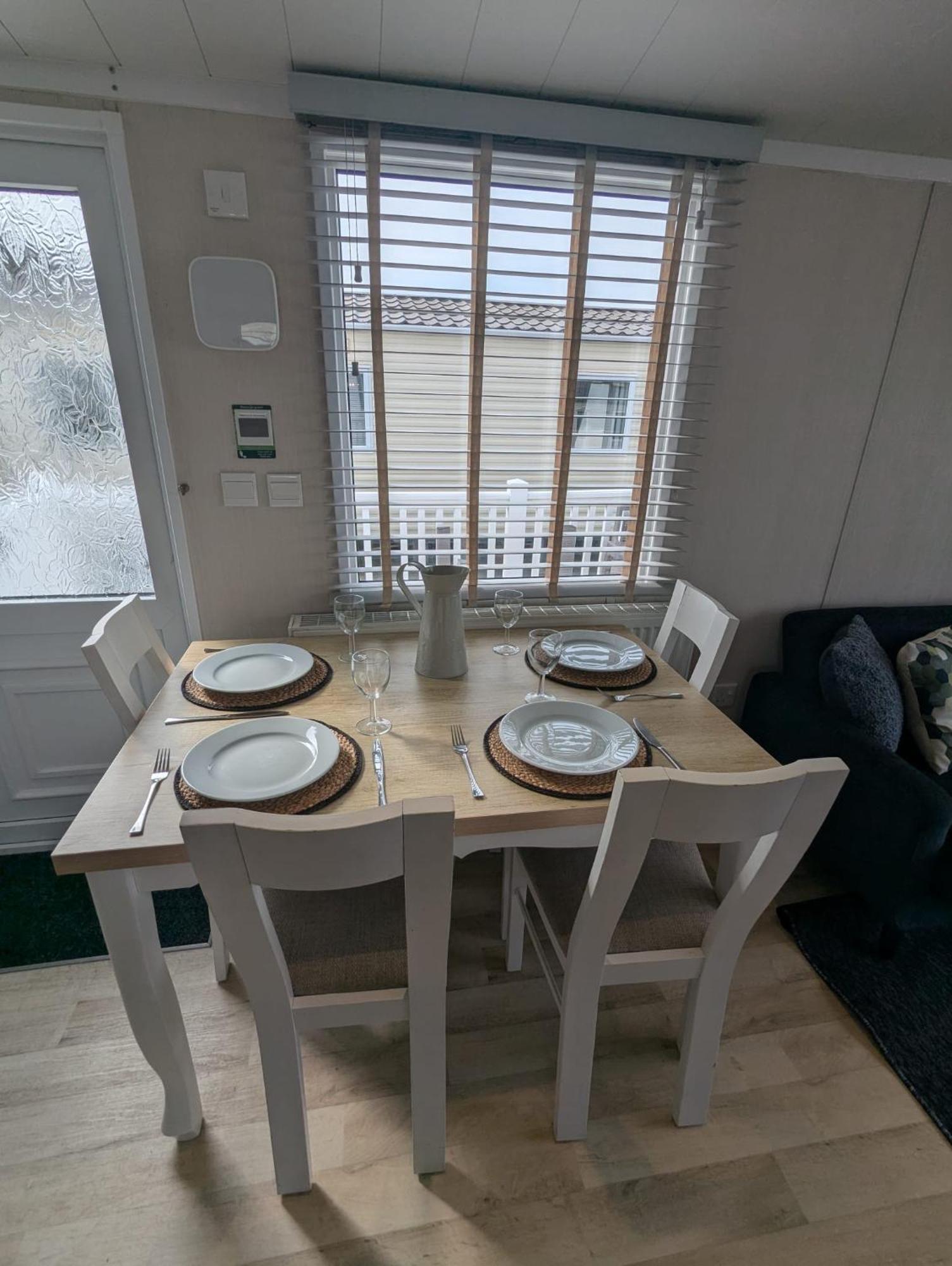 Beautifully Presented Dog Friendly Caravan On Very Popular Littlesea Holiday Haven Park Weymouth Wyke Regis Zewnętrze zdjęcie