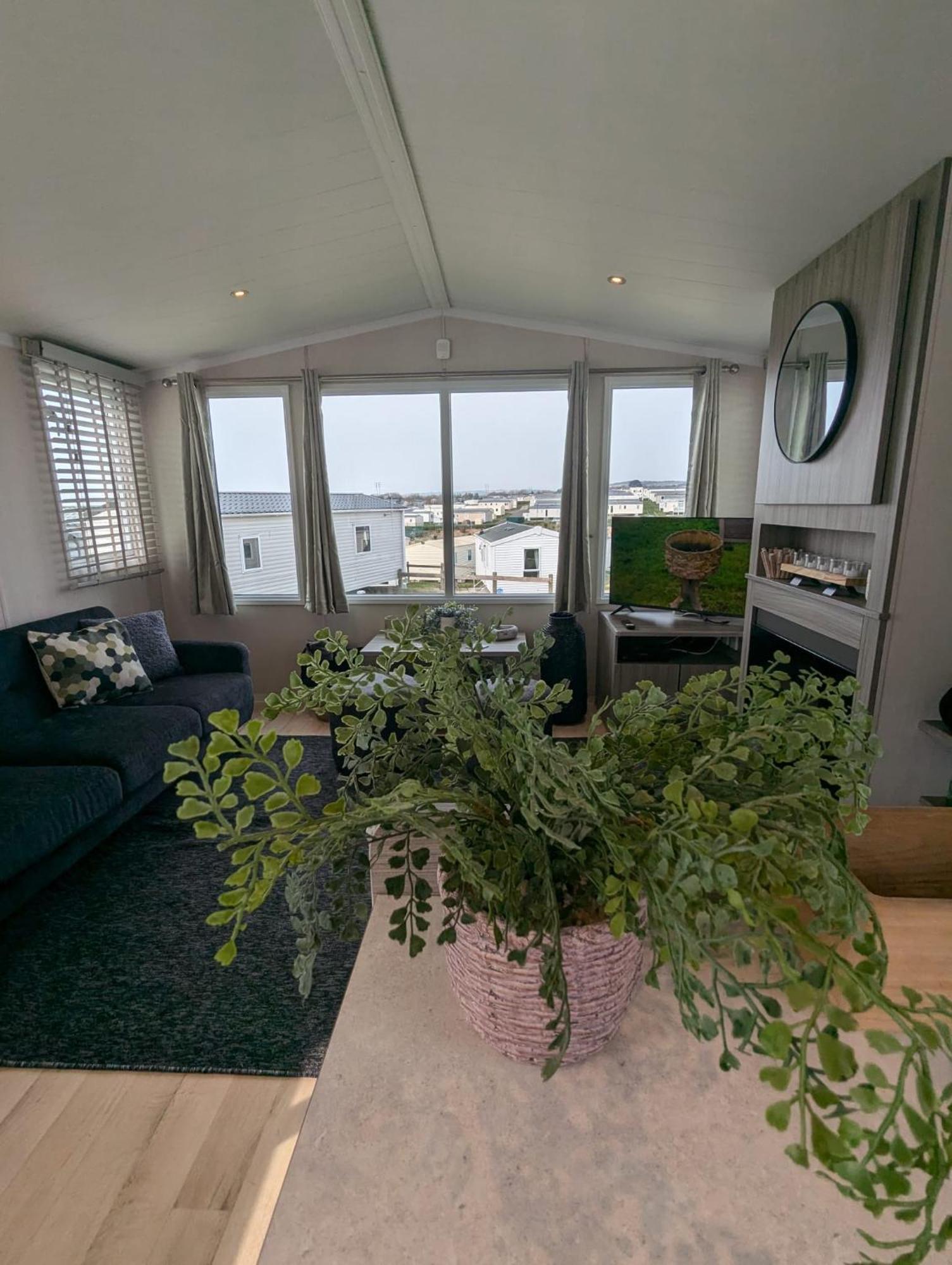Beautifully Presented Dog Friendly Caravan On Very Popular Littlesea Holiday Haven Park Weymouth Wyke Regis Zewnętrze zdjęcie